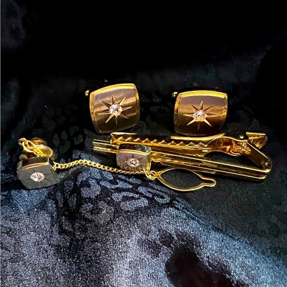 Other - VINTAGE! Men's 3 Piece Jewelry Ensemble of Cuff Links, Tie Clasp & Tie Pin